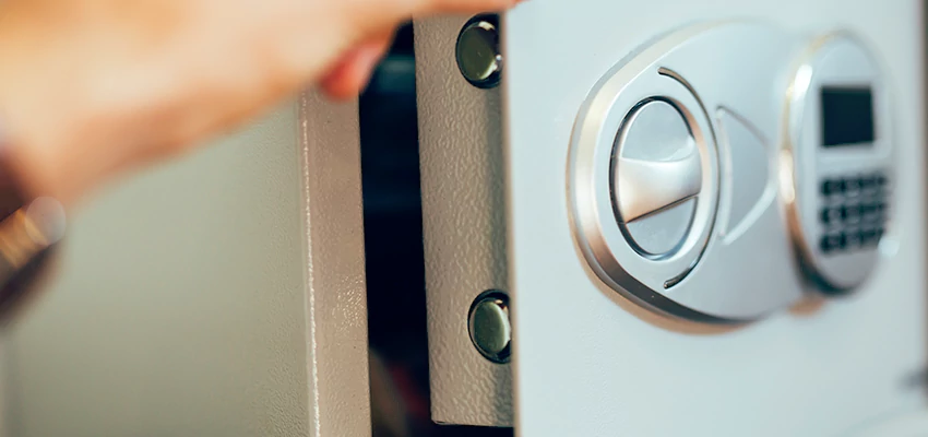 Fingerprint Safe Openers in Cutler, CA